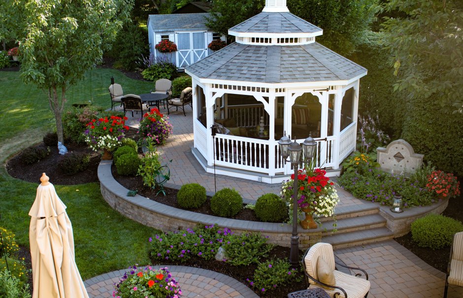 Беседка белая круглая