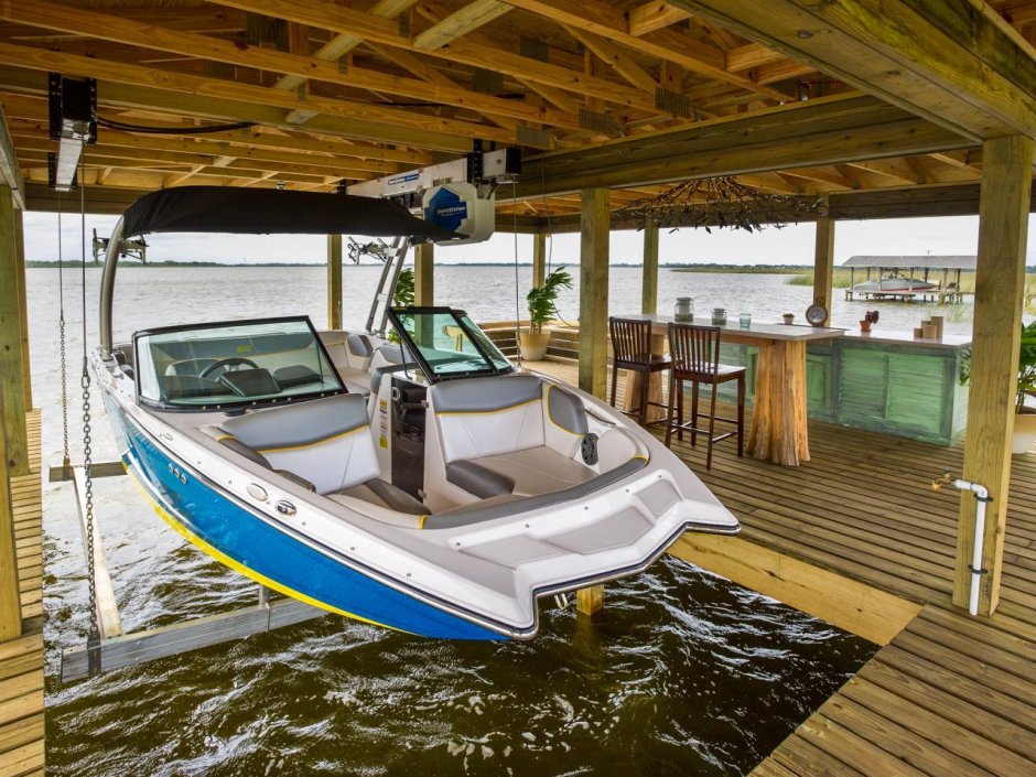 Гараж для катера