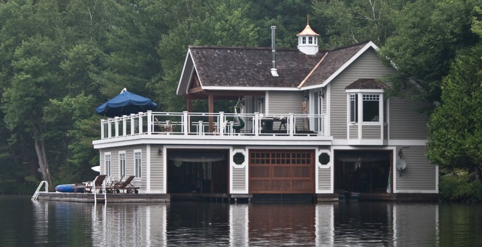 Дом – эллинг на озере сент-Джозеф