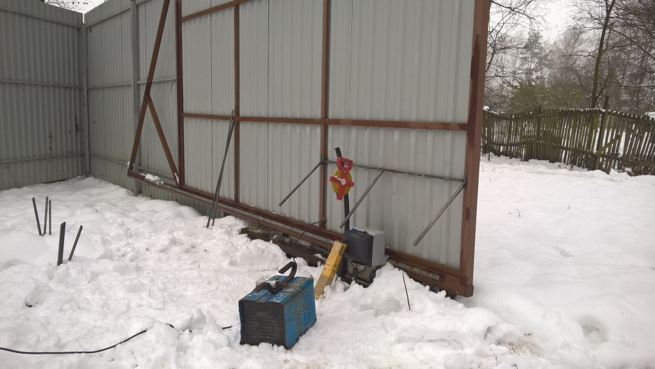 Навес с откатными воротами для МТЗ 82