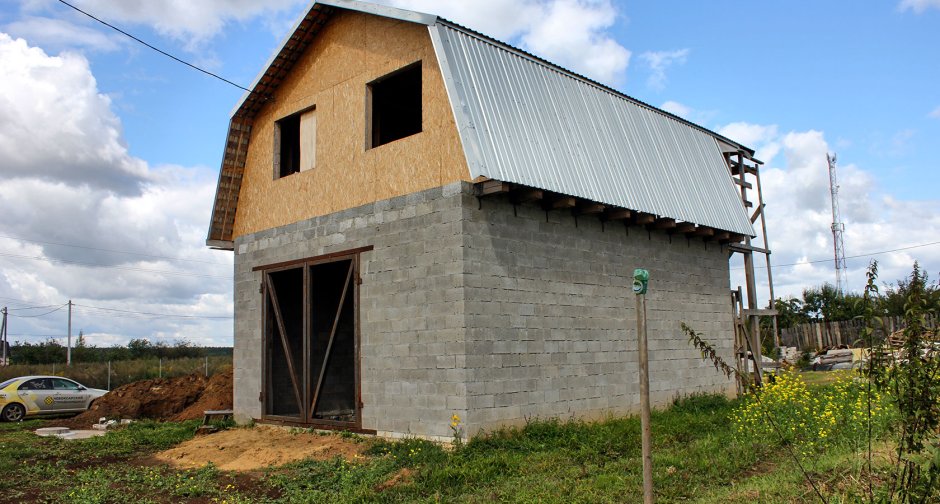 Гараж с мансардной крышей