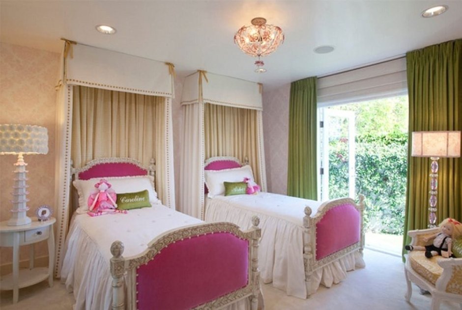 Интерьер спальни для двух девочек