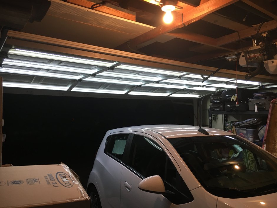 Необычный свет в гараже