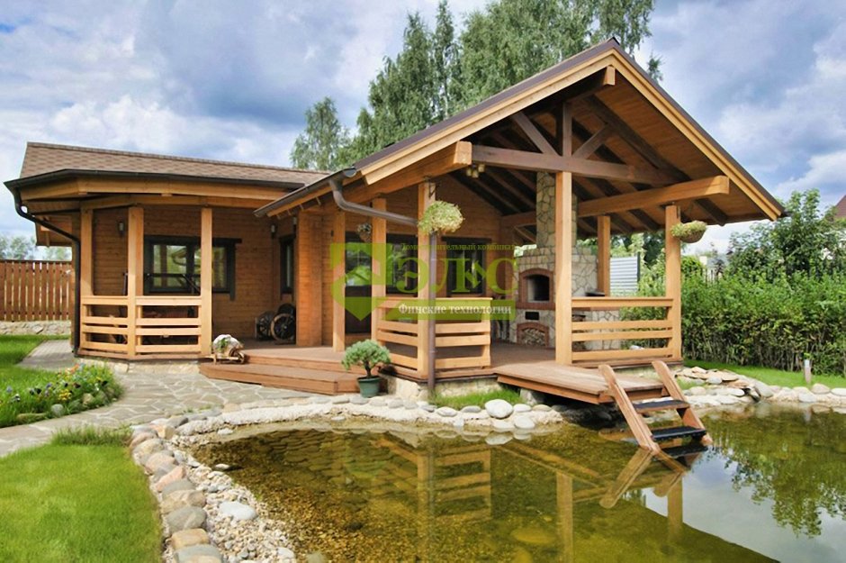 Угловая баня с мансардой и террасой