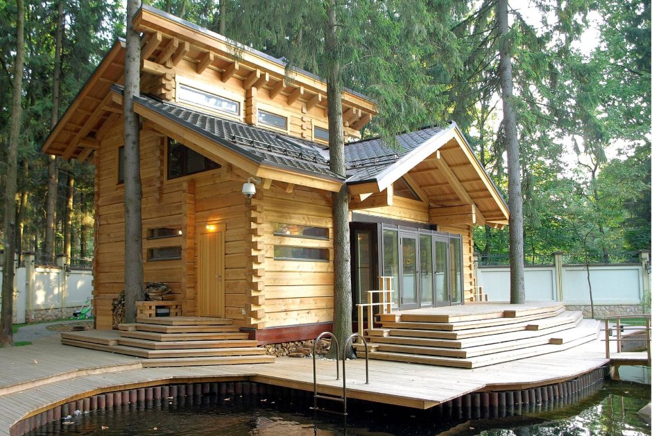 Двухэтажная деревянная баня