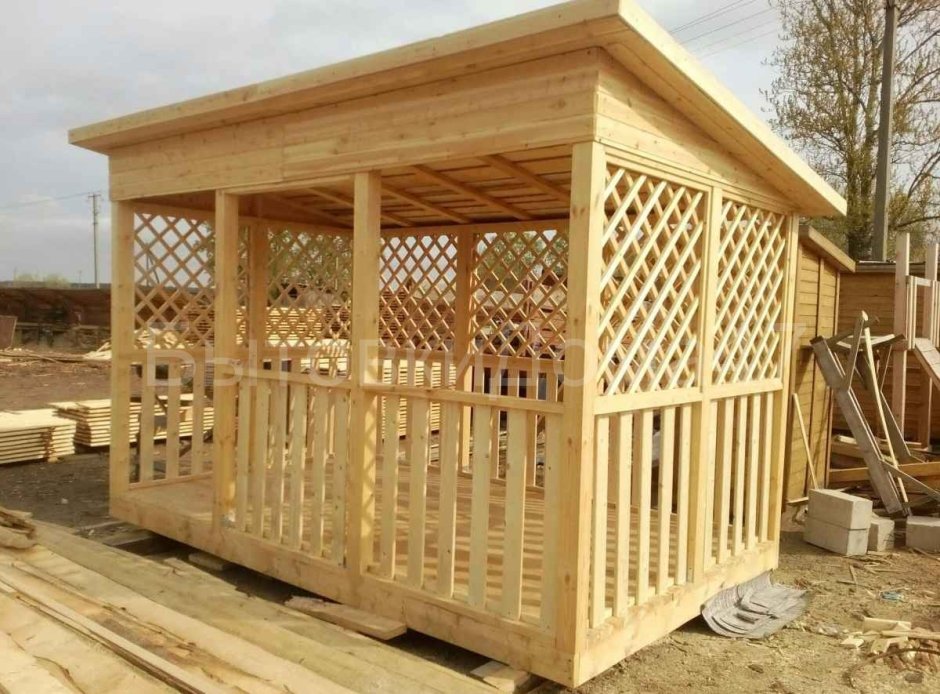 Беседка пристроенная к дому с односкатной крышей