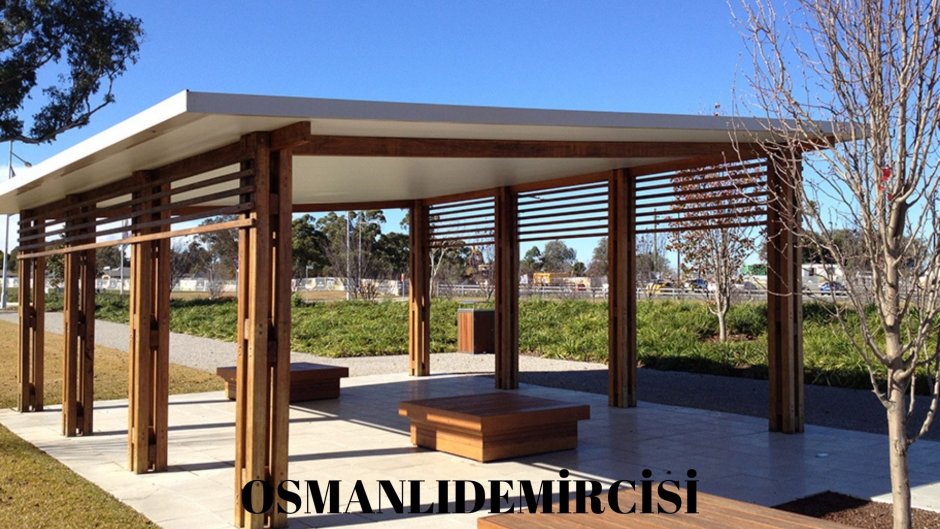 Летняя беседка с односкатной крышей