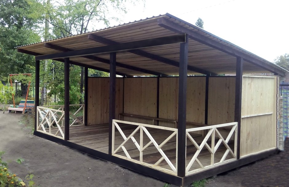 Беседка с односкатной крышей