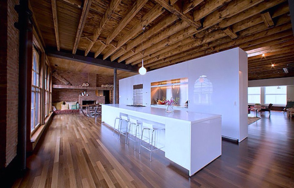 Натяжной потолок в стиле лофт