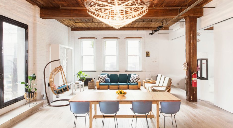 Деревянный потолок лофт