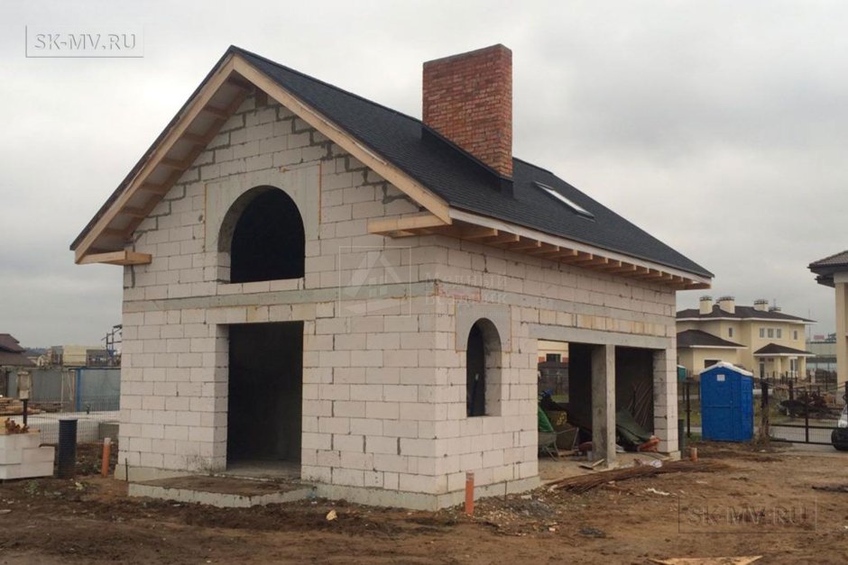 Гараж с мансардой из пеноблоков