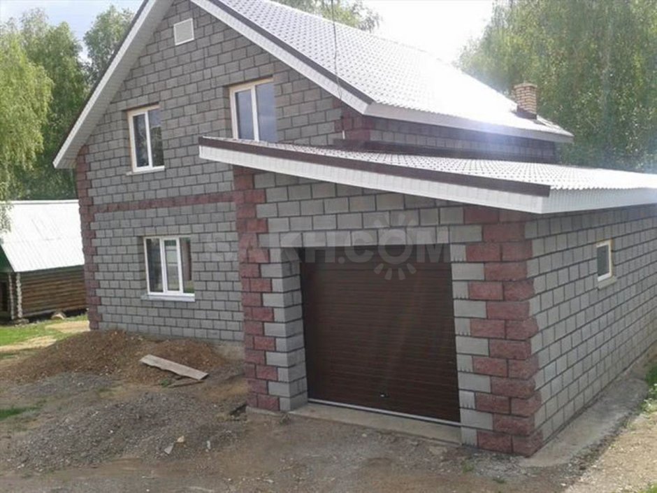 Дом с гаражом