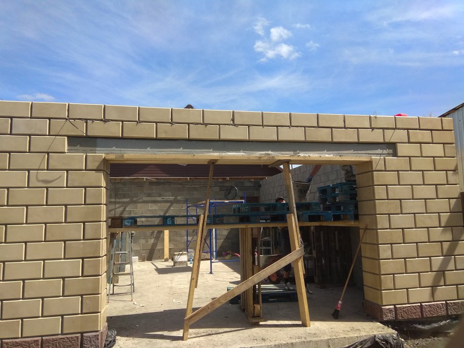 Перемычка над воротами гаража