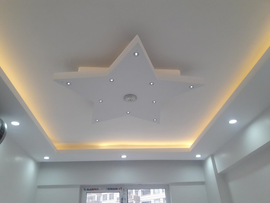 Парящий подвесной потолок с подсветкой