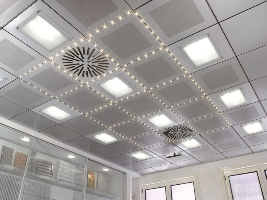 Гипсокартонный потолок квадратный