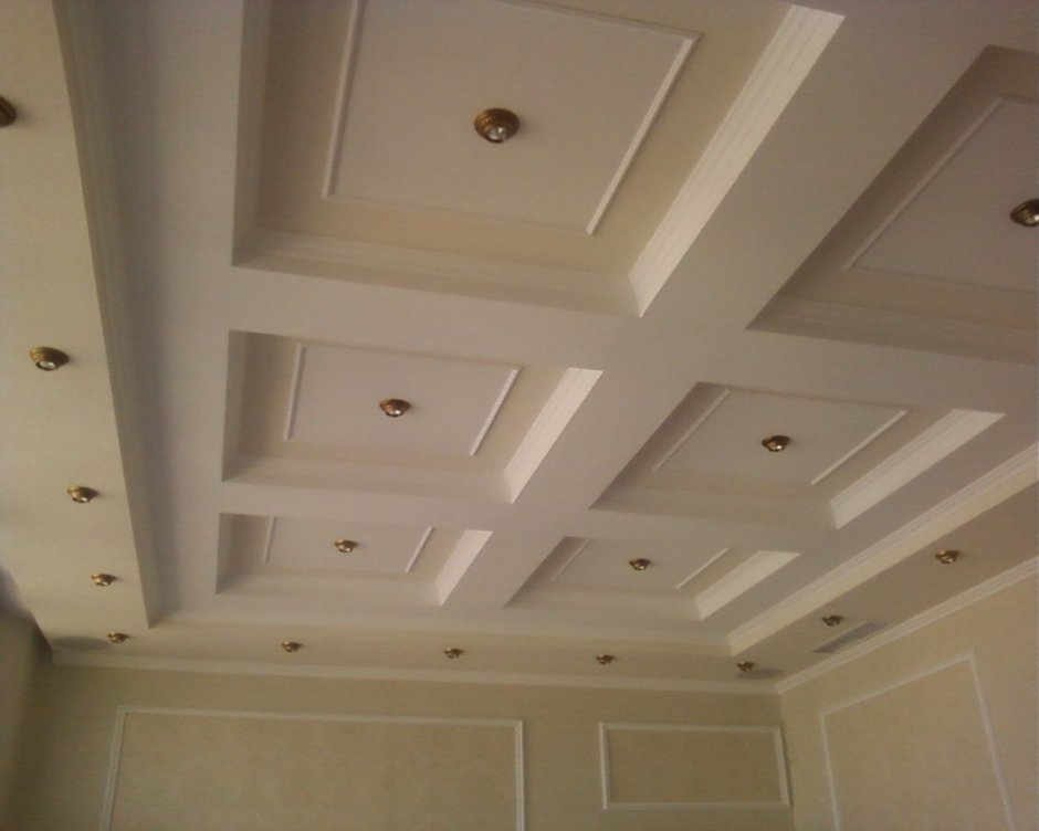 Подвесной потолок квадратами