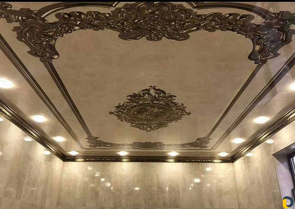Потолок Версаче