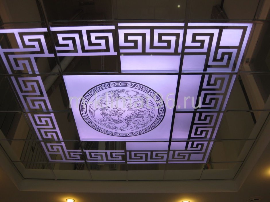 Потолок Версаче