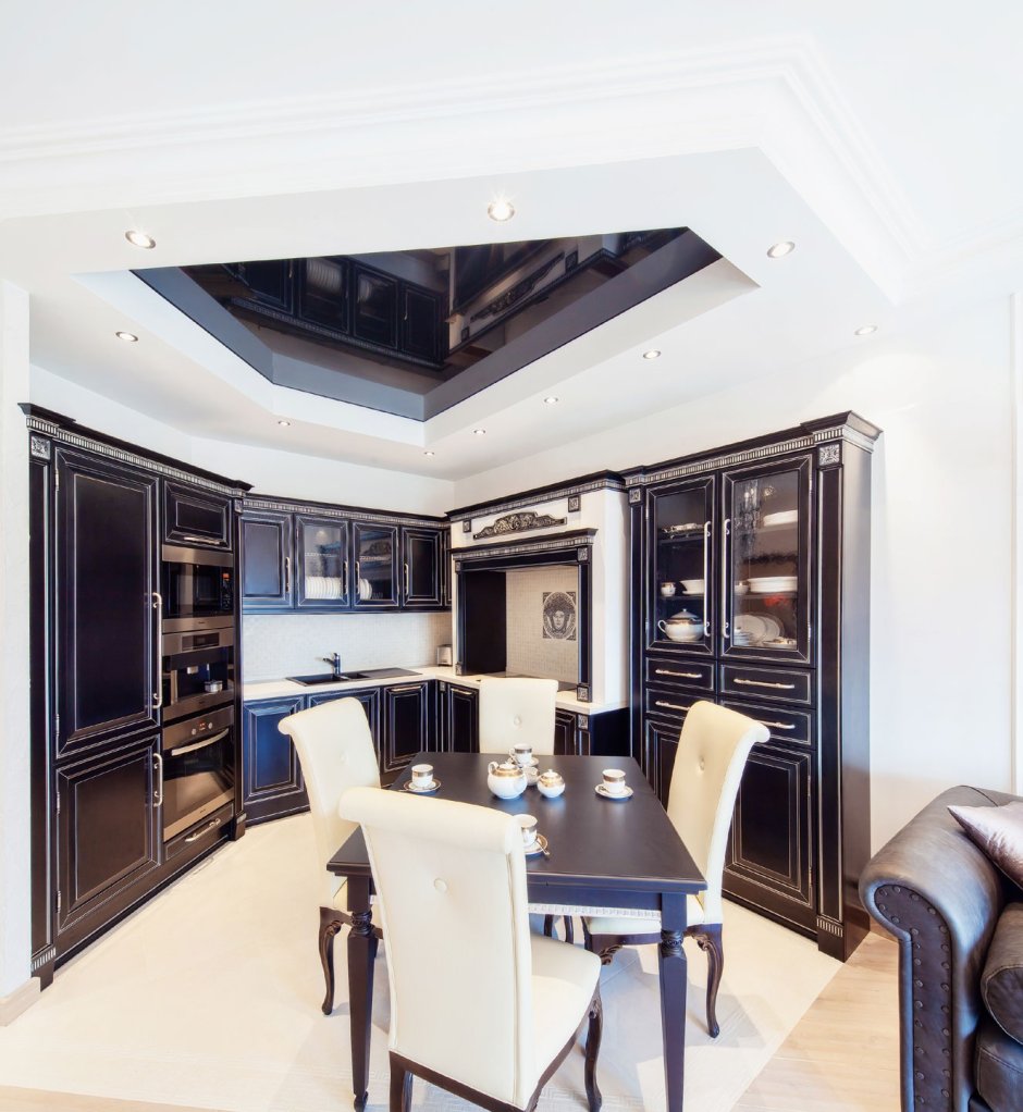 Потолки в стиле Версаче