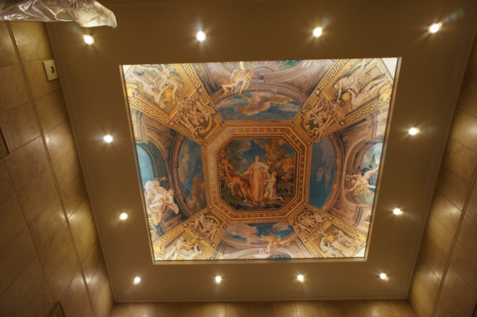 Натяжные потолки с картинами