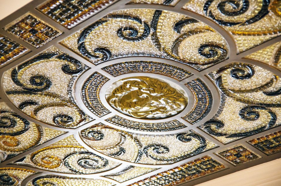Потолок Версаче