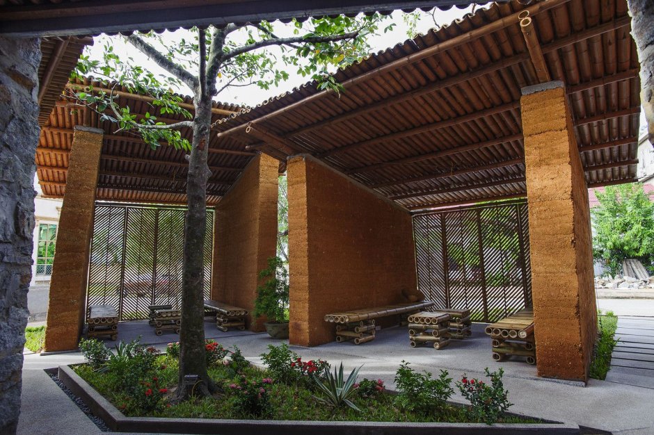 Летний домик из бамбука