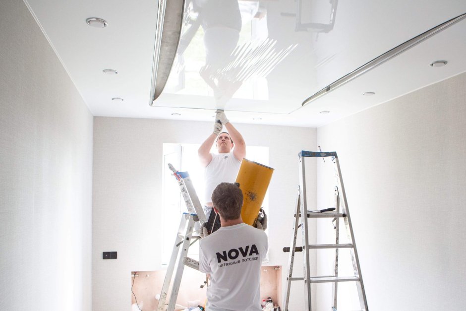 Установщик натяжных потолков
