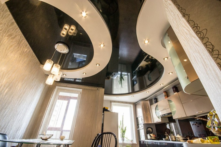 Двухуровневые натяжные потолки на кухне