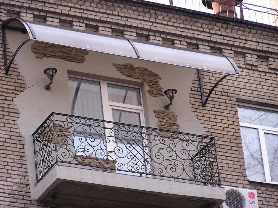Козырек на балкон