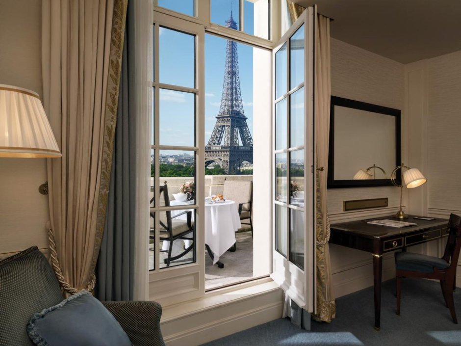 Отель в Париже Shangri la