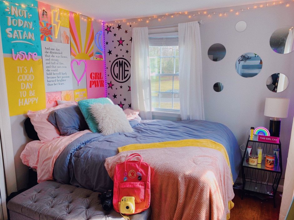 Радужный декор комнаты для подростка