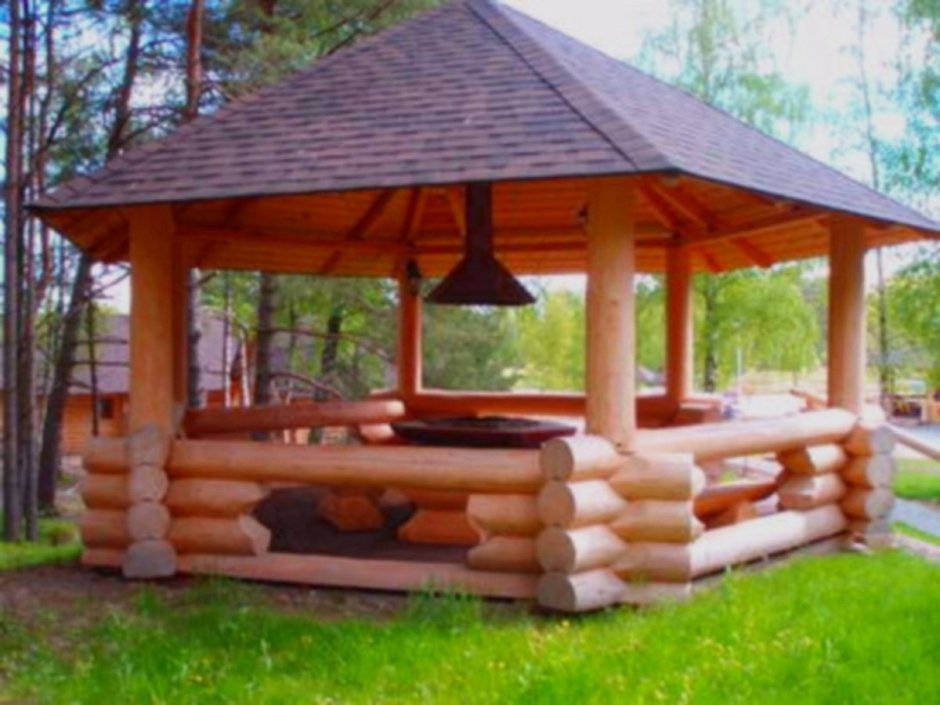 Беседка из бревна вертикально