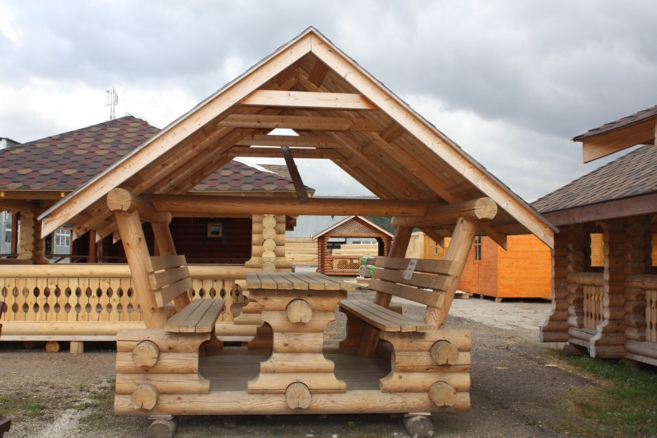 Беседка из оцилиндрованного бревна