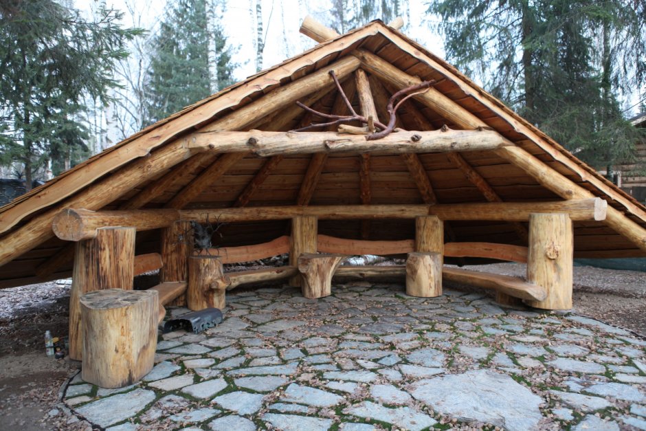 Навес из бревен
