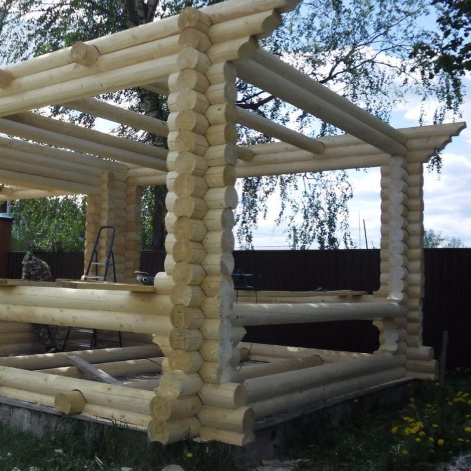 Беседка из оцилиндрованного бруса