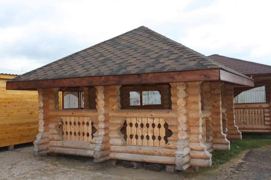 Рубленая беседка из бревна