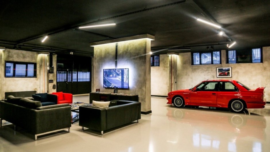 Дизайнерский гараж для автомобиля