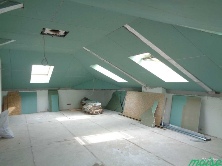 Обшивка потолка мансарды гипсокартоном