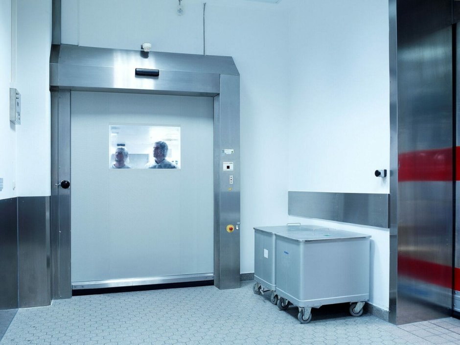 Пластиковые двери