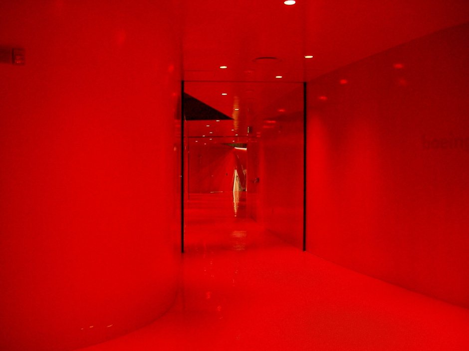 Red Room" красная комната