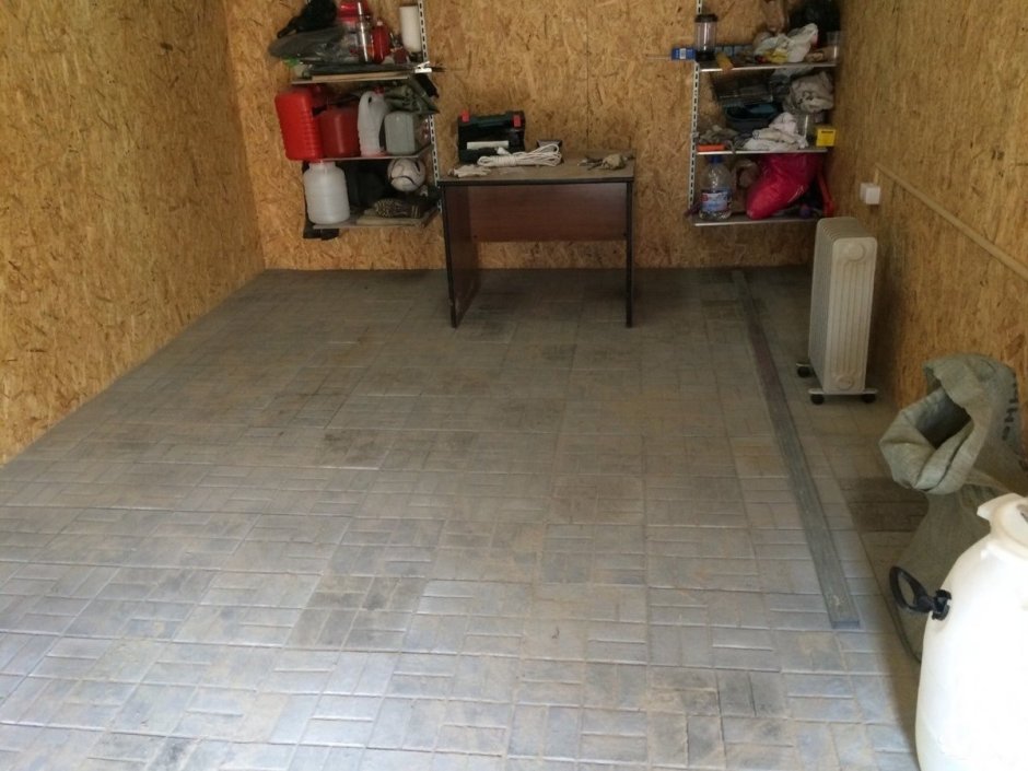 Тротуарная плитка в гараже