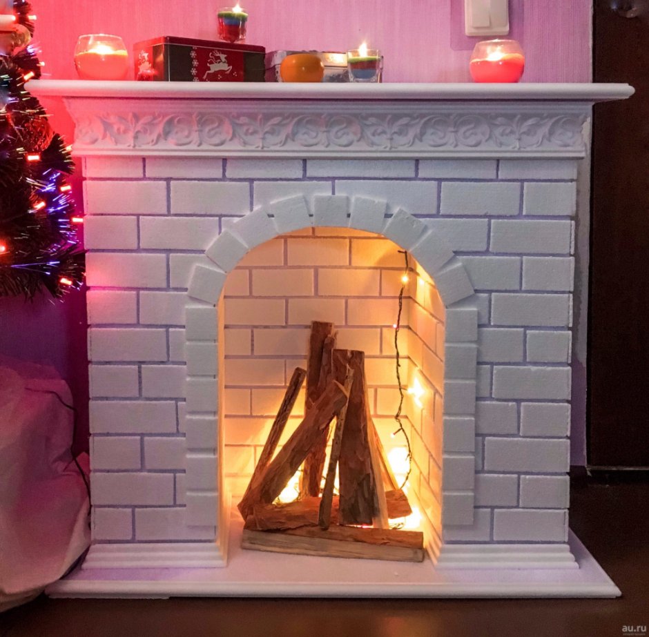 Камин со свечами