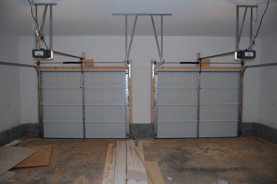 Раздвижные двери в гараж