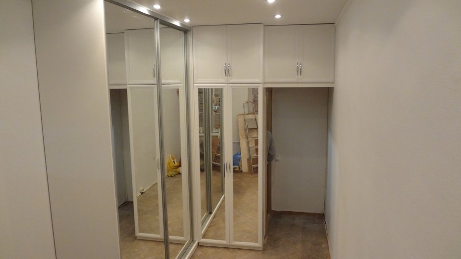 Шкаф с антресолью в спальню