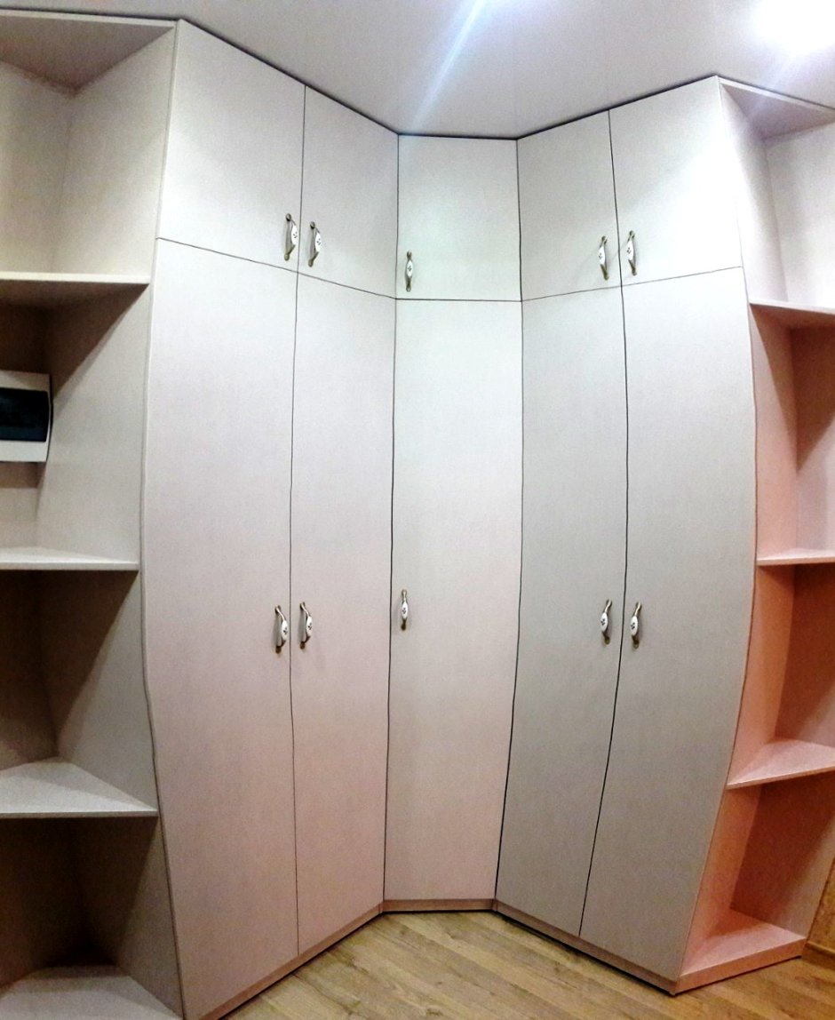 Шкаф классика с антресолями