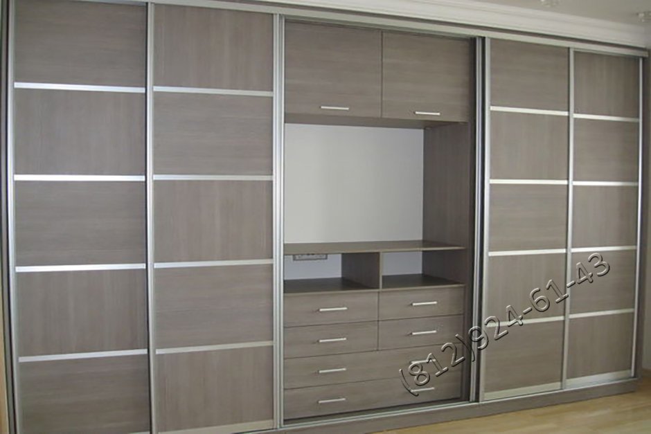 Шкаф купе с местом под телевизор