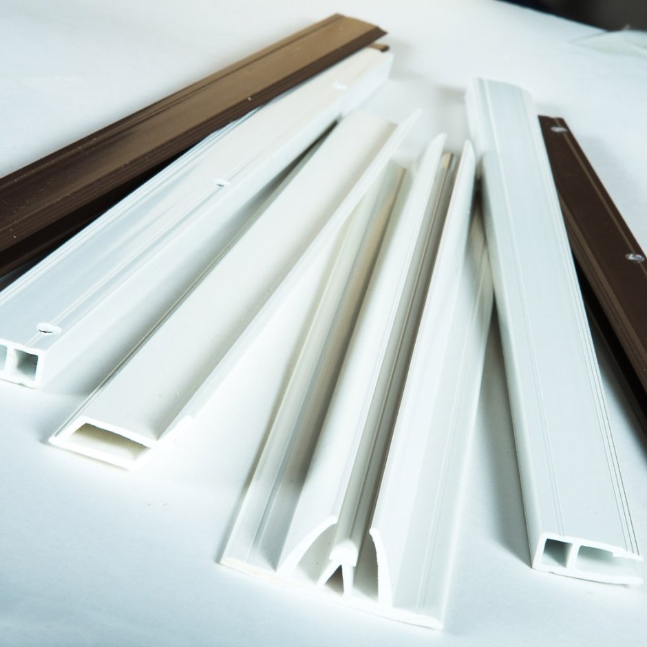 Разделительный профиль ПВХ для натяжных потолков
