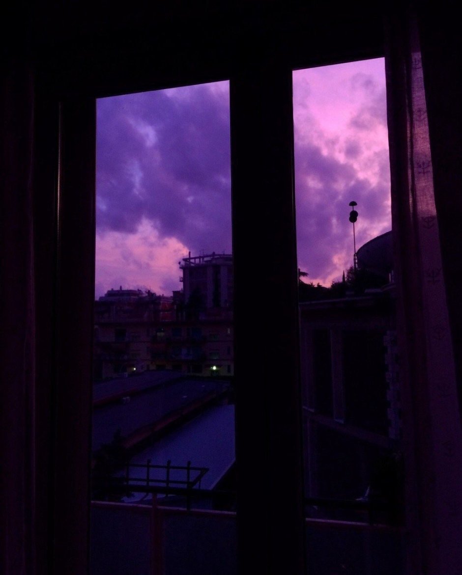 Фиолетовые окна