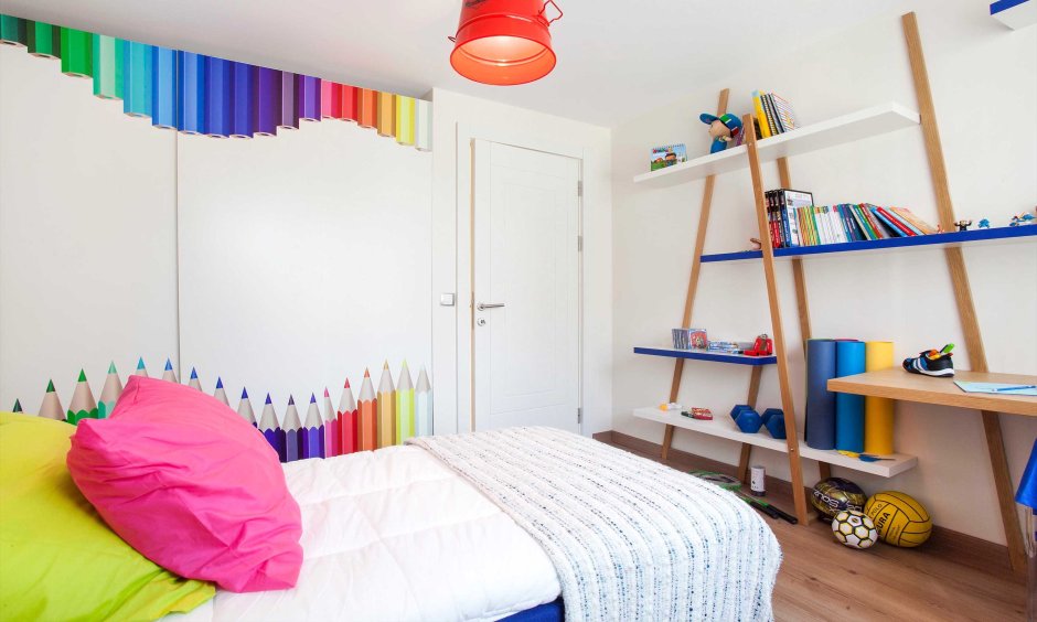 Радужный интерьер детской комнаты