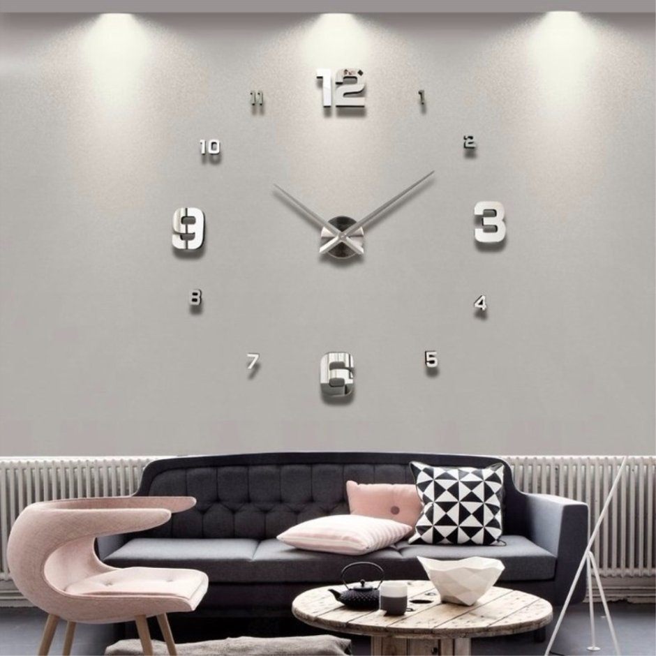 Часы встроенные в стену